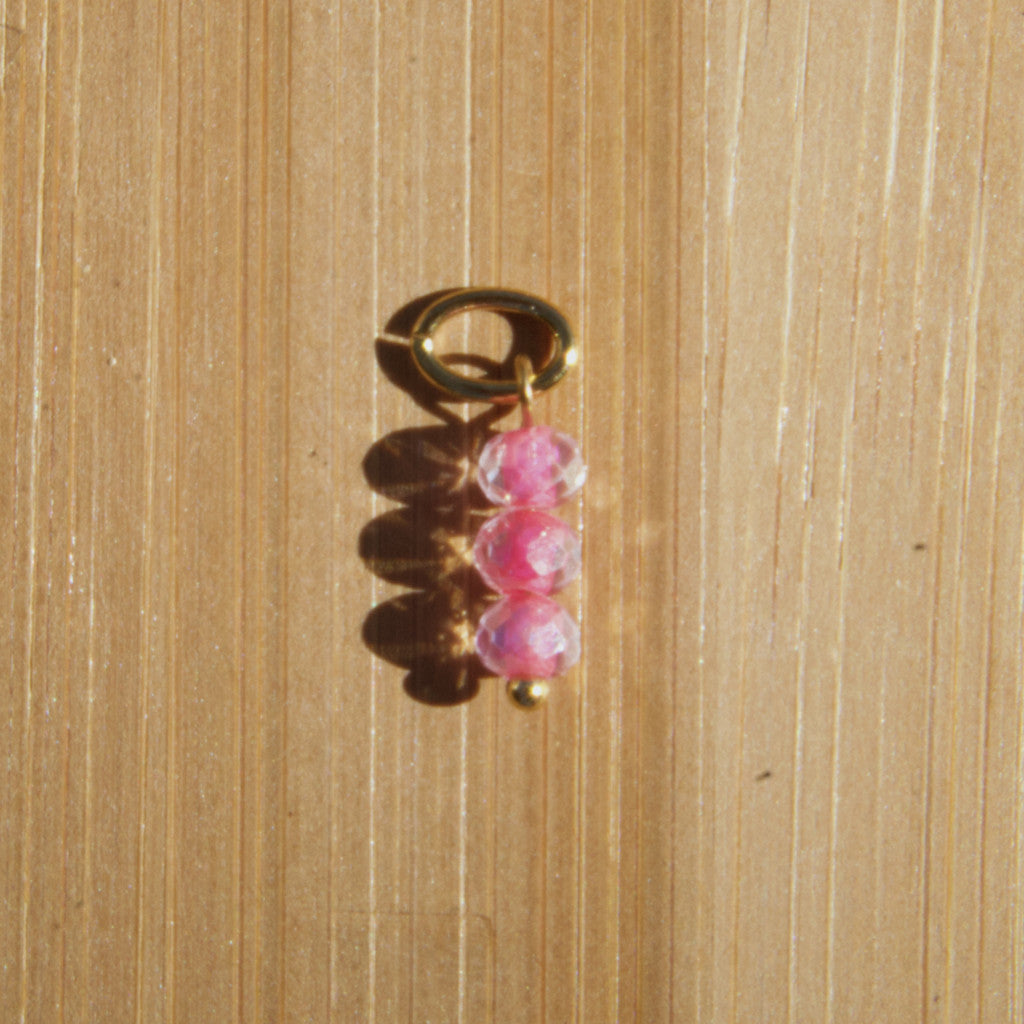 Breloque perles rose